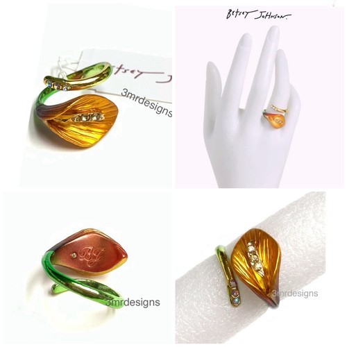 Anello nuovo con etichette