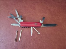 Coltello svizzero usato