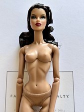 Barbie Integrity Toys Fashion Royalty  Vanessa Lethal Rose Stilettos