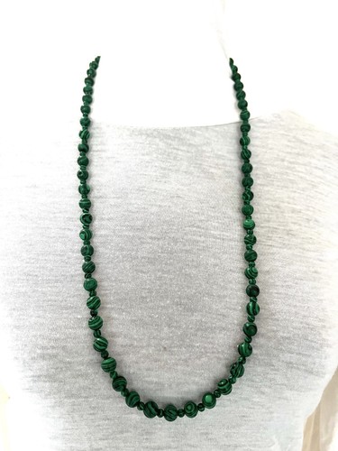 Collana lunga con - lunga, perle