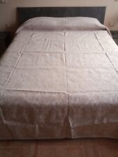 Copriletto Damascato Color corda e panna con trina uncinetto bianca su 3 lati