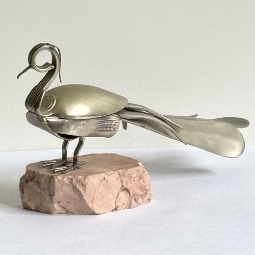 Scultura pavone uccellino