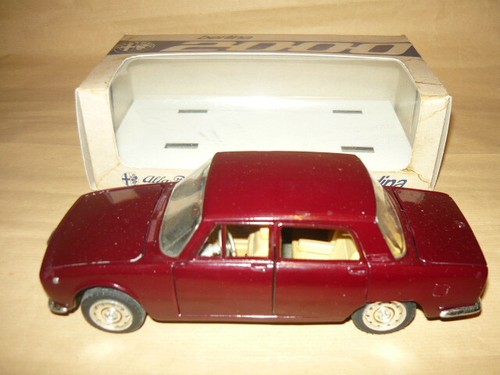Togi alfa romeo 2000 berlina - 2000,