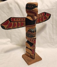 Totem vintage in legno intagliato a mano alto 11"