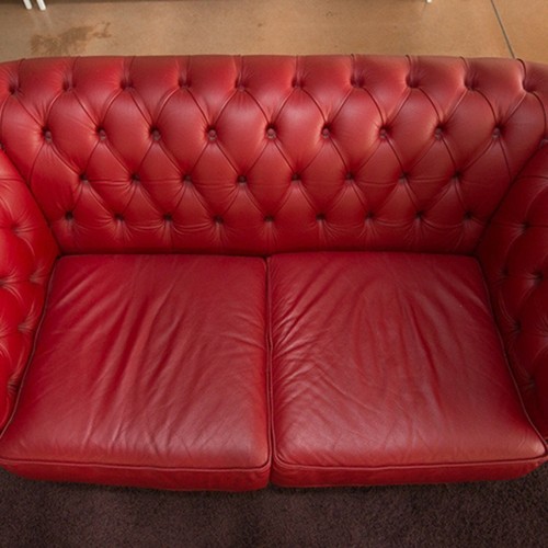 Divano pelle rosso acceso - in,