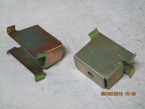 Coppia staffe paraurti - staffe,