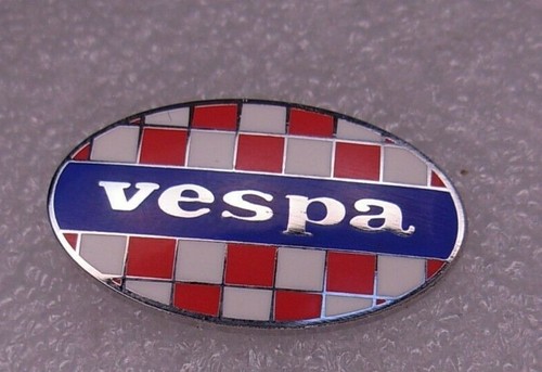 Vespa pin badge - red, and