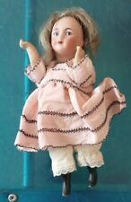 Antica Bambola con vestito