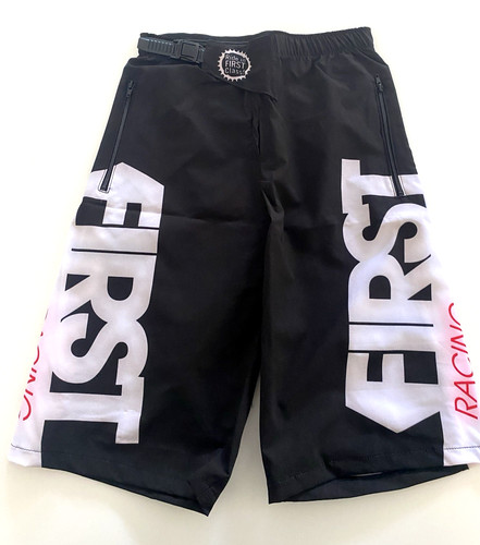 Pantaloni corti first - corti,