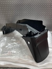 Suzuki GSX 1400 K2 K7 02 07 / Parafango posteriore sotto vassoio / OEM NUOVO originale