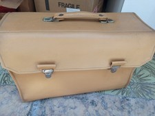 Valigia In Vinile Pic Nic Anni '60 Vintage completo di piatti ecc.