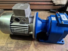 Motore trifase completo di