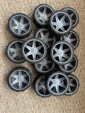 Lotto Lavoro Pacchetto di 20 Ruote e Pneumatici K'Nex Mozzo Nero Auto da Corsa 4,5CM