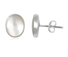 Orecchini ovali perlace bianco