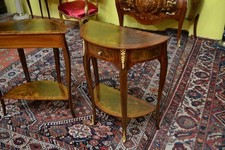 Coppia di tavolini-comodini  mezzo giro stile Luigi XV