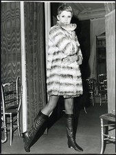 Foto vintage Cappotto cincillà Pierre Cardin 1967 Ft 36394 - Stampa 24x18 cm