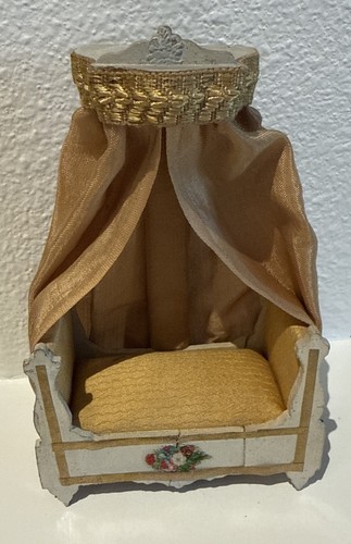 Antica casa delle bambole