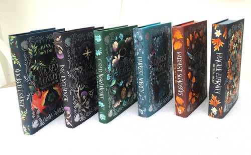 Wicked lovely book - wicked,