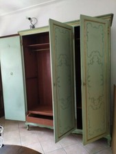 Mobile stile veneziano a tre ante in buono stato 