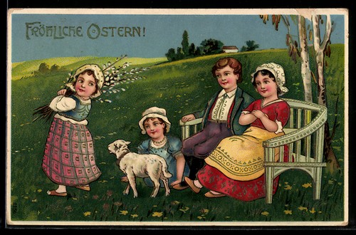 Famiglia seduta felice sul