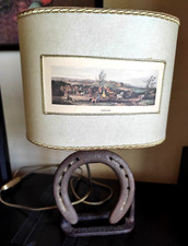 VINTAGE LAMPADA DA TAVOLO STAFFA E FERRO DI CAVALLO H CM 34 FUZIONANTE