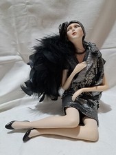 Bambola di porcellana Marigio Ozzano da collezione . Altezza 22,5 cm.