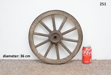 Vecchio carrello in legno