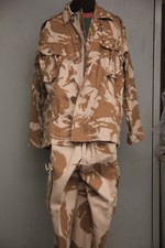 giacca e pantaloni inglesi mimetismo desrto, usati in medio oriente