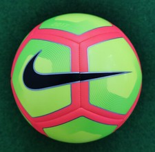 Calcio Nike Pitch Premier