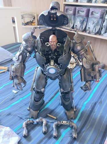 Iron monger hot toys - ,