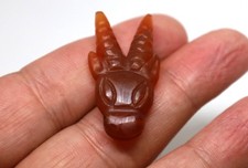 Autentica antica figura di perle e animali in pietra di agata del Vicino...