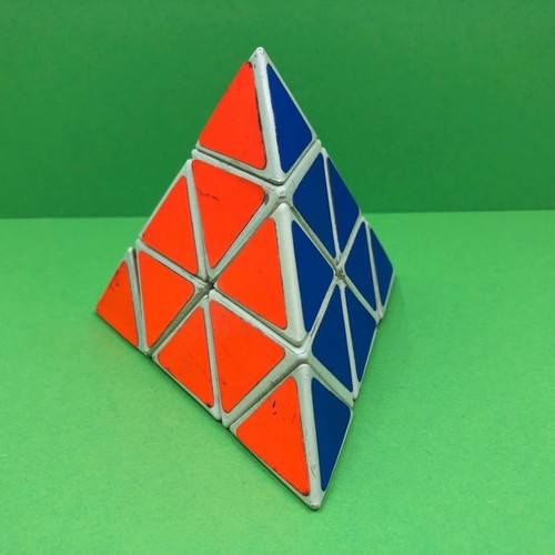 Vintage rubiks piramide - vintage,
