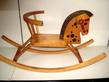 CAVALLO A DONDOLO IN LEGNO GIOCATTOLO  VINTAGE
