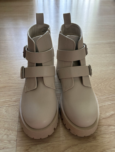 Stivaletti donna beige