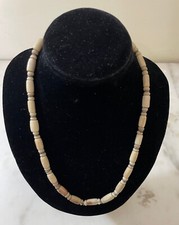 Collana vintage in osso Lunghezza 45 cm Peso 27,24 g