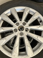 Cerchi e gomme 235 55 18