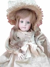 Bambola di porcellana