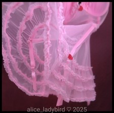 Costume nuovo con etichette