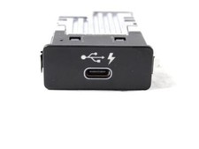 84108711939 PORTA INGRESSO USB-C BMW SERIE 1 118D F40 M SPORT 2.0 D 110KW AUT 5P