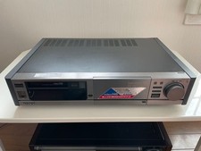 Sony EV-S2500 Hi8 VCR PCM connettori audio oro con manuale remoto perfettamente funzionante