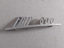 FIAT 600  LOGO  ORIGINALE IN METALLO    OTTIME CONDIZIONI