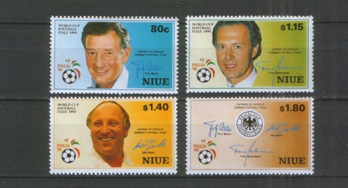 Niue 7533 calcio - 7533-56, (1990