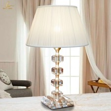 Lampada da tavolo comodino