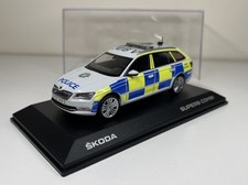 Modellino auto polizia stradale 1:43 Skoda Superb Estate Combi PSNI raro Regno Unito
