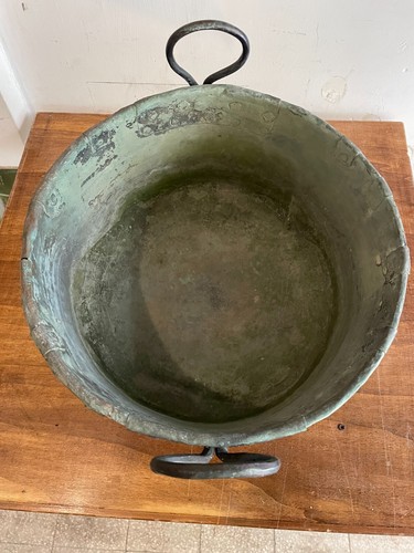 Pentola antica italiana - , in