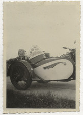 45/187 FOTO MOTO CON RIMORCHIO