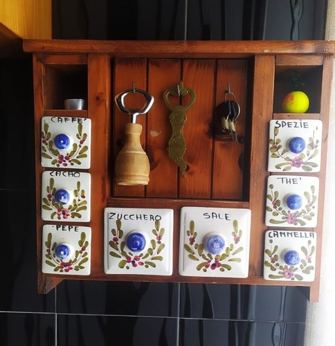 Bacheca porta spezie - , e