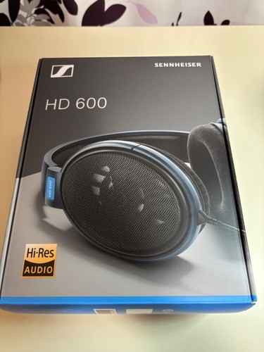 Sennheiser 600 headphones - sennheiser,