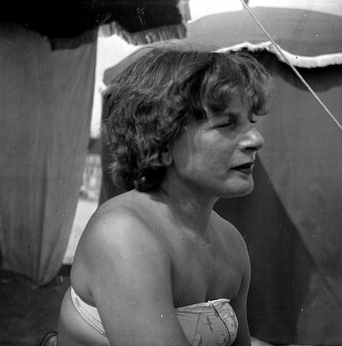 Portrait profile woman bikini - profile,