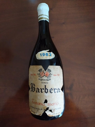 Vino vintage barbera bertana - vintage,